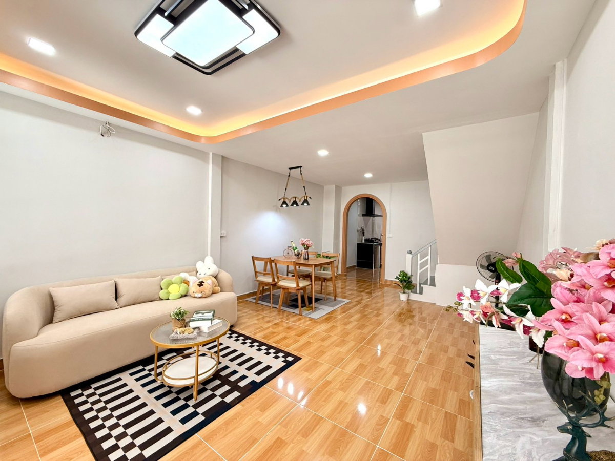 รูป ทาวน์เฮ้าส์ รีโนเวทใหม่ทั้งหลัง สวย ครบ จบ พร้อมเข้าอยู่ หมู่บ้าน เสนาวิลล่า3 ซอย8 ถ.คู้บอน27 ท่าแร้ง บางเขน ใกล้รถไฟฟ้าสายสีชมพู - รูปที่ 8/21