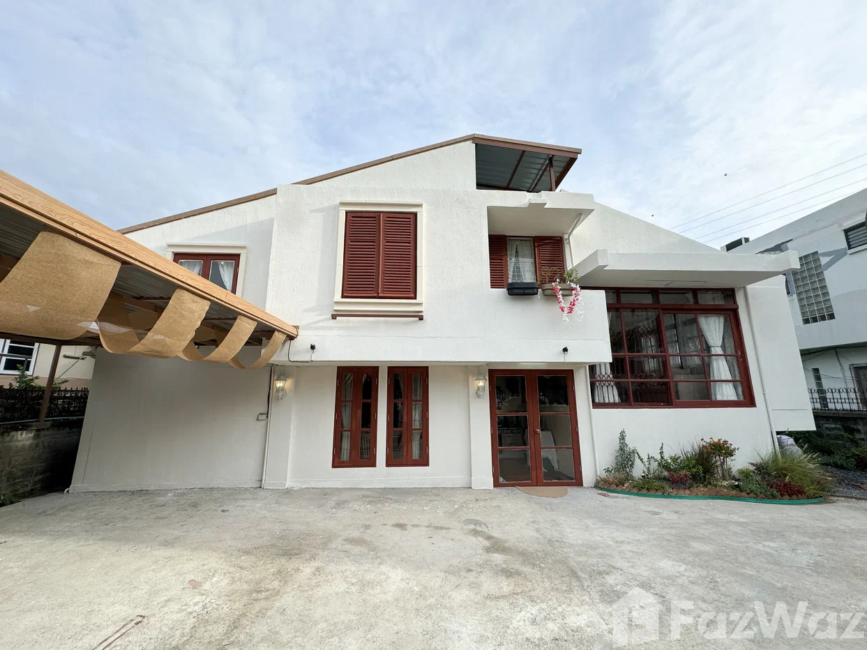 picture 6 Bedroom Villa for rent in Sam Sen Nok, Bangkok 6562525 - 1/16