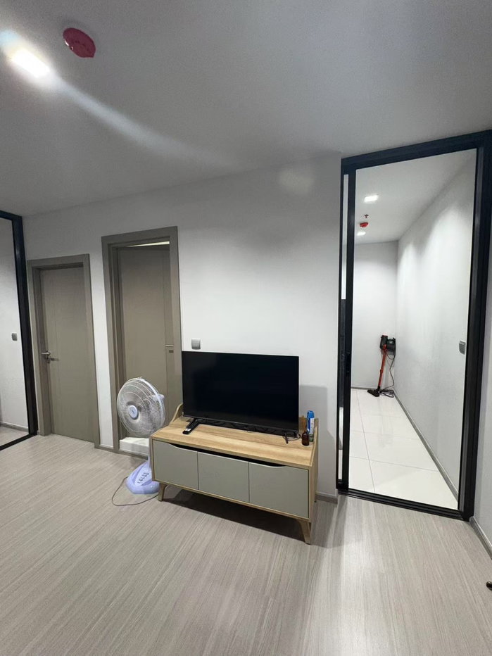picture Life Asoke - Rama 9 | 37th High-Floor 1BR Plus Multi-Purpose Room 26,000 THB / Month - 1/9