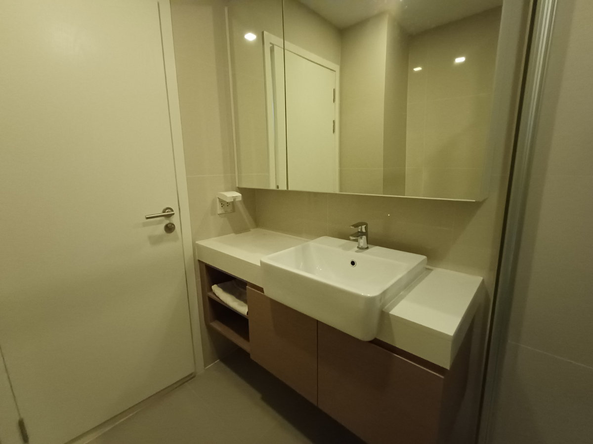picture For rent KnightsBridge Sriracha 2 bedrooms 28th floor Corner unit Sea view Ready to move in - 30/48