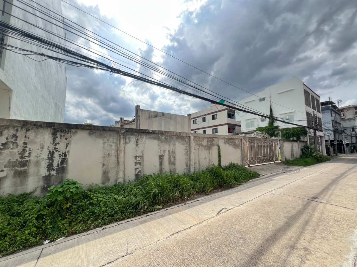 picture Land for sale, already filled and leveled, Soi Onnut 20, Sukhumvit 77. Beautiful plot, 159 sq.wa. - 10/20