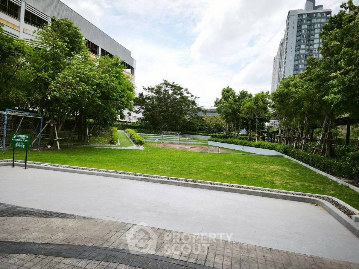 picture 2-BR Condo At The Livin Phetkasem, 24th-Floor Near MRT Phasi Charoen (ID 3078691) - 41/47