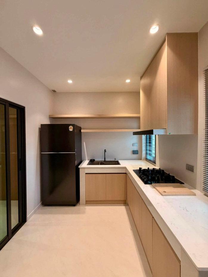 รูป ขายพูลวิลล่าวังตาล สุดหรู ดีไซน์ Modern Luxury เน้นความเรียบง่าย สง่างาม และความเป็นส่วนตัว พร้อมเฟอร์นิเจอร์บิวท์อินและเครื่องใช้ไฟฟ้าครบCP-1 - รูปที่ 6/14