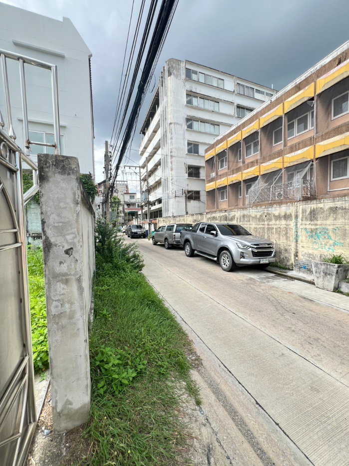 picture Land for sale, already filled and leveled, Soi Onnut 20, Sukhumvit 77. Beautiful plot, 159 sq.wa. - 12/20