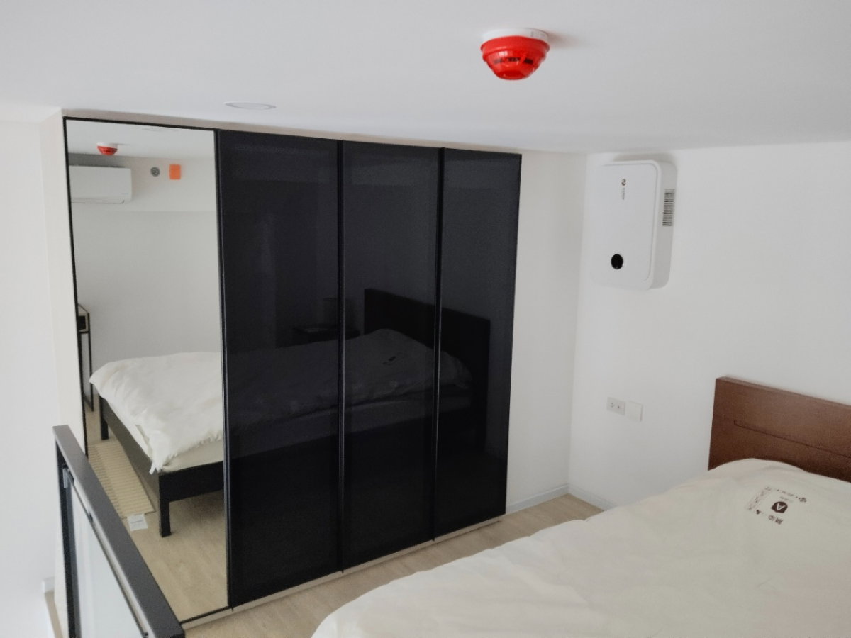 picture Siamese Residence Landmark @ MRTA | High-Ceiling Luxury Loft in the RCA-Rama 9 Hub 20,000 THB / Month - 7/13