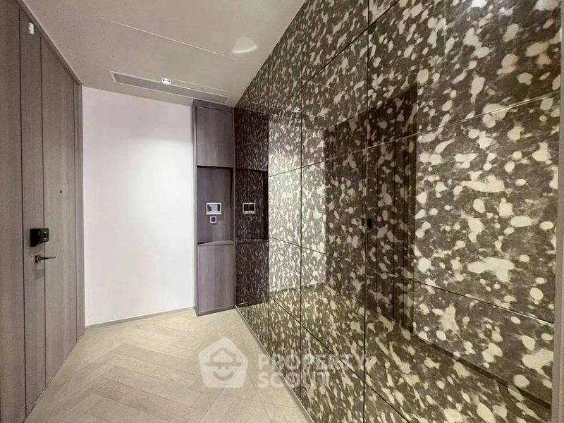 picture 2-BR Condo At The Reserve Sathorn, 22nd-Floor ð Near BTS Sala Daeng (ID 3078507) - 12/13