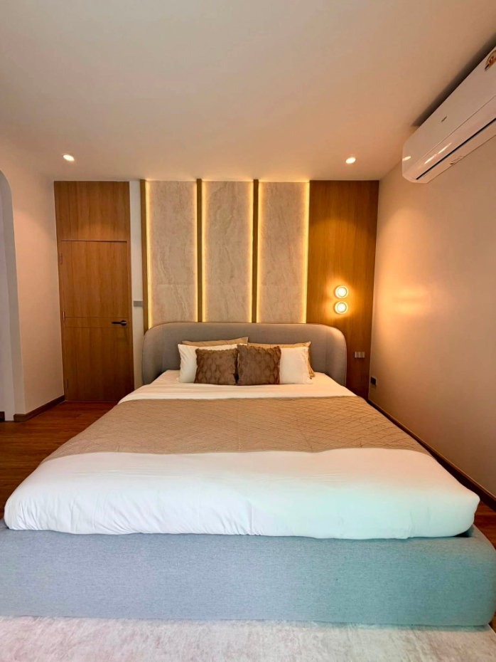 รูป ขายพูลวิลล่าวังตาล สุดหรู ดีไซน์ Modern Luxury เน้นความเรียบง่าย สง่างาม และความเป็นส่วนตัว พร้อมเฟอร์นิเจอร์บิวท์อินและเครื่องใช้ไฟฟ้าครบCP-1 - รูปที่ 10/14