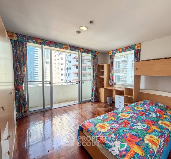 picture 2-BR Condo At Asoke Place, 18th-Floor Near MRT Sukhumvit (300m) (ID 3047574) - 3/6