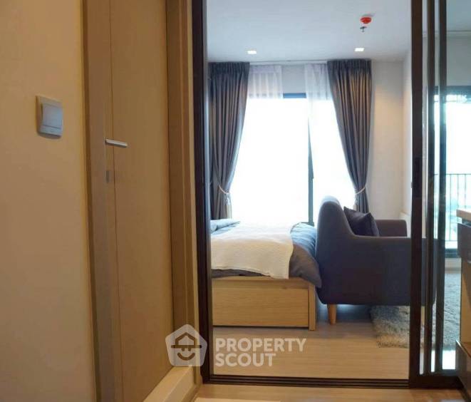 picture Well-Priced 1-BR 28 Sqm On 15th Floor, Life Asoke - Rama 9, 300m To MRT Phra Ram 9 (ID 3077264) - 2/5