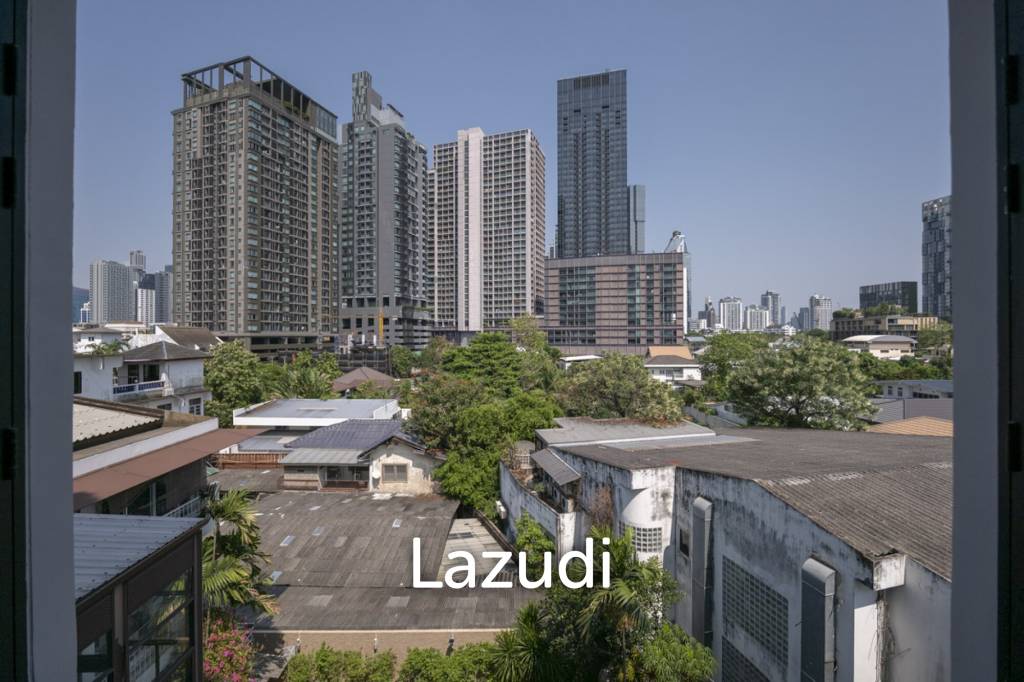 รูป คอนโดหรู 92 ตร.ม. ชั้น 5 พร้อมเฟอร์ฯ ใจกลางคลองเตย ใกล้คลองตัน - รูปที่ 28/28