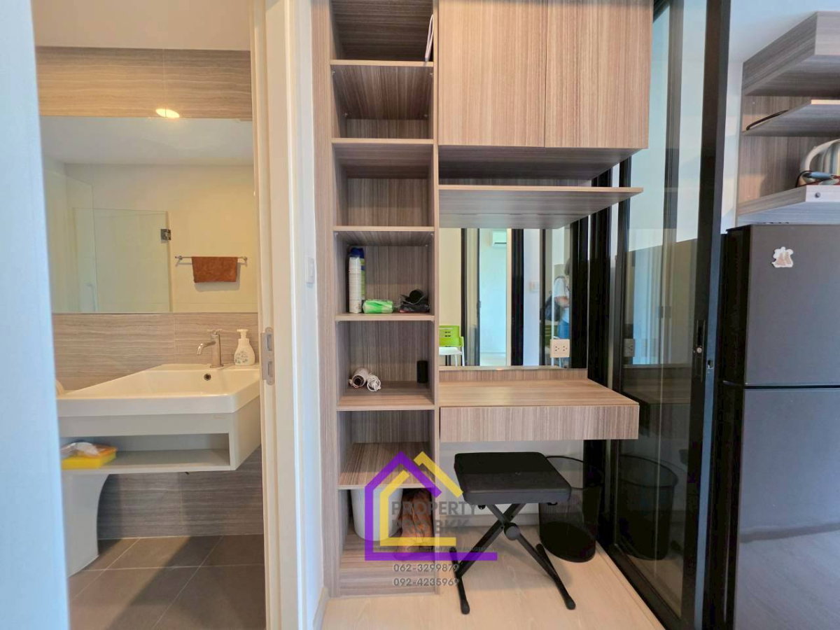 picture ð Walk to BTS & MRT in Minutes | Prime Interchange Living | Great Value 1BR - 8/26