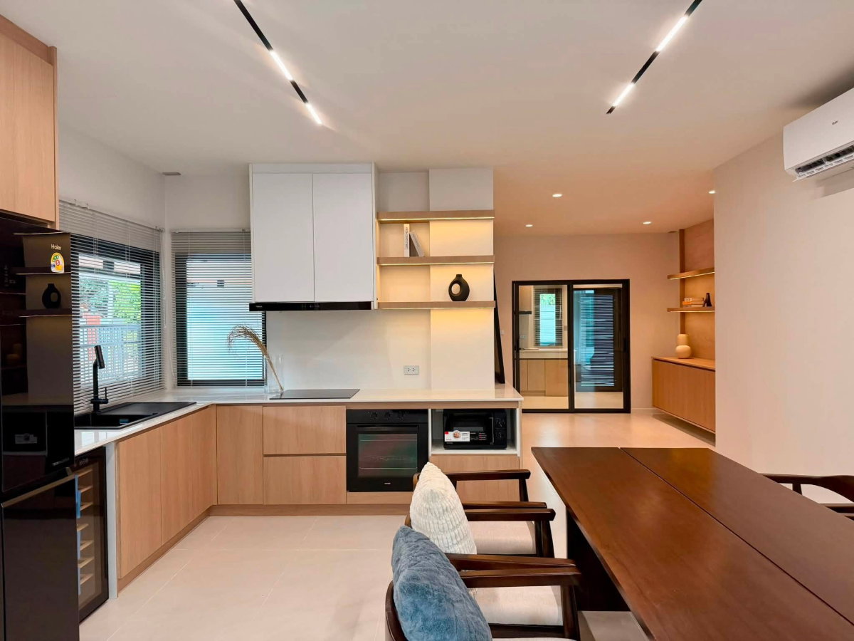 รูป ขายพูลวิลล่าวังตาล สุดหรู ดีไซน์ Modern Luxury เน้นความเรียบง่าย สง่างาม และความเป็นส่วนตัว พร้อมเฟอร์นิเจอร์บิวท์อินและเครื่องใช้ไฟฟ้าครบCP-1 - รูปที่ 7/14