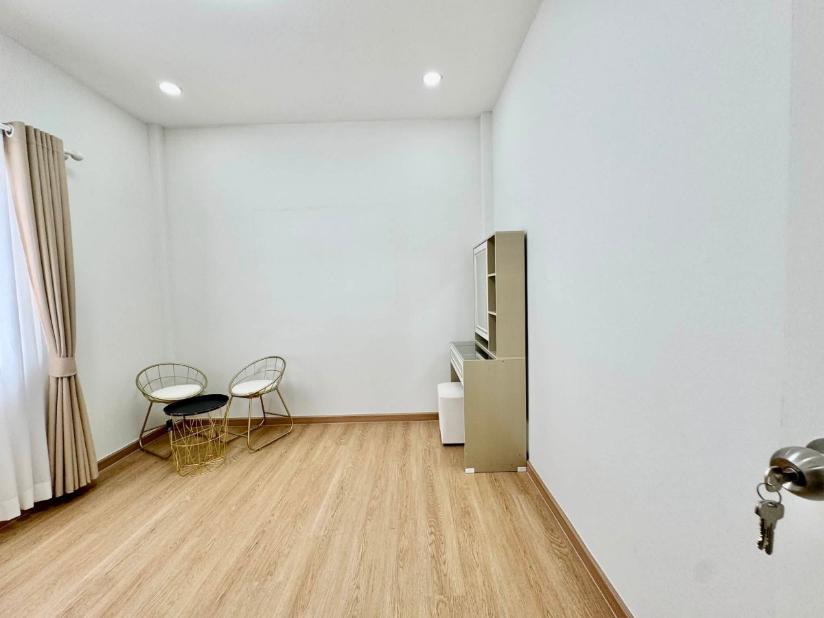 รูป ขายบ้านเดี่ยวรีโนเวทใหม่ สไตล์มินิมอล ม.คลาสสิคโฮม2 ไร่กล้วย ศรีราชา - รูปที่ 28/32