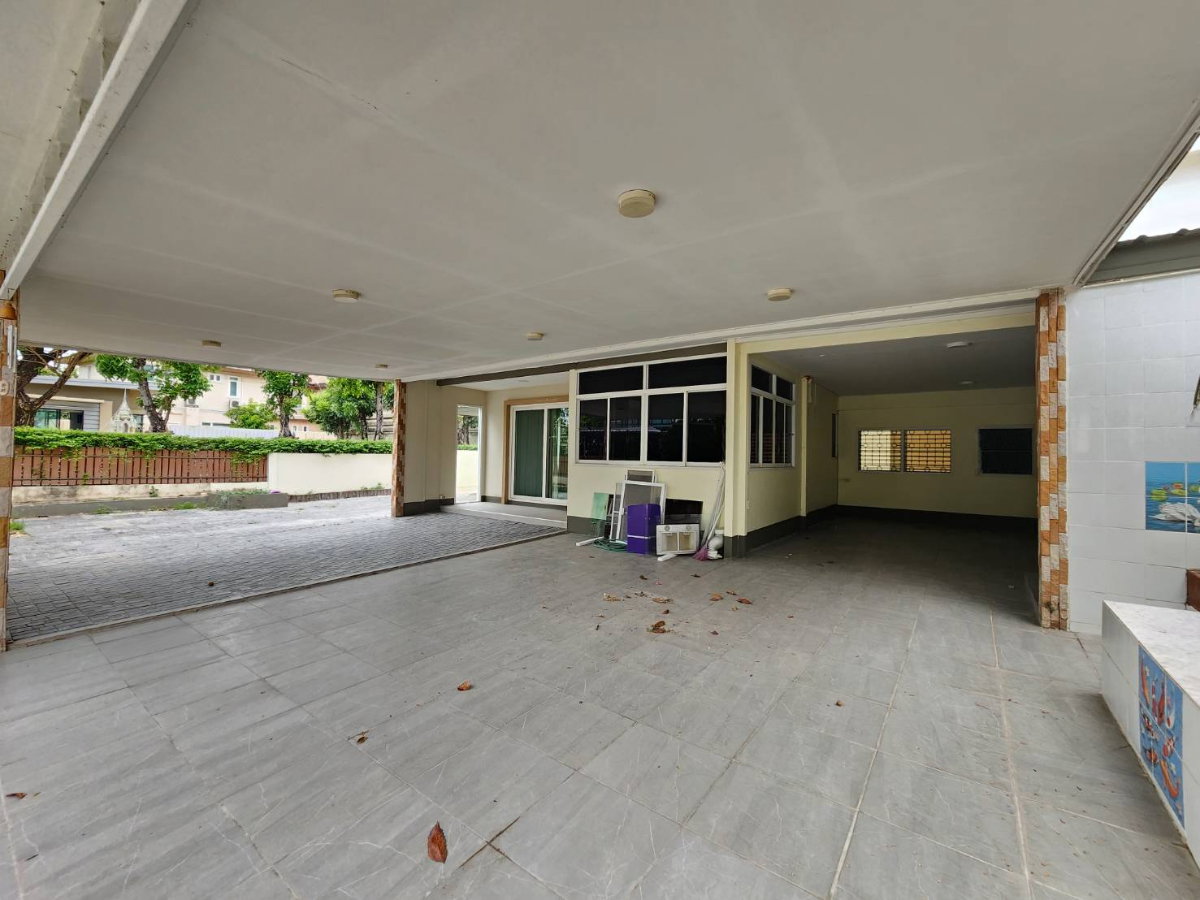 รูป บ้านเดี่ยวซอยวัดพระเงิน หลังมุม หลังเดียวไม่ติดใคร - รูปที่ 2/16