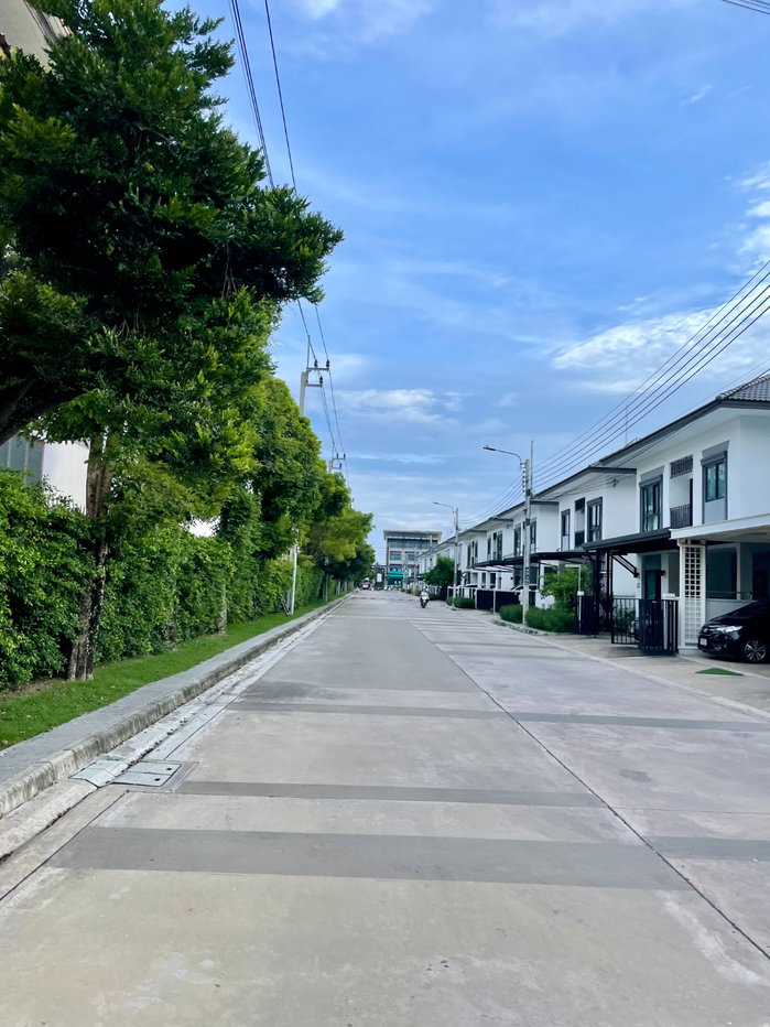 รูป ลุมพินีทาวน์เพลส สุขุมวิท-ศรีนครินทร์ บ้านแฝด Type B สไตล์ Cozy Minimal - รูปที่ 18/18