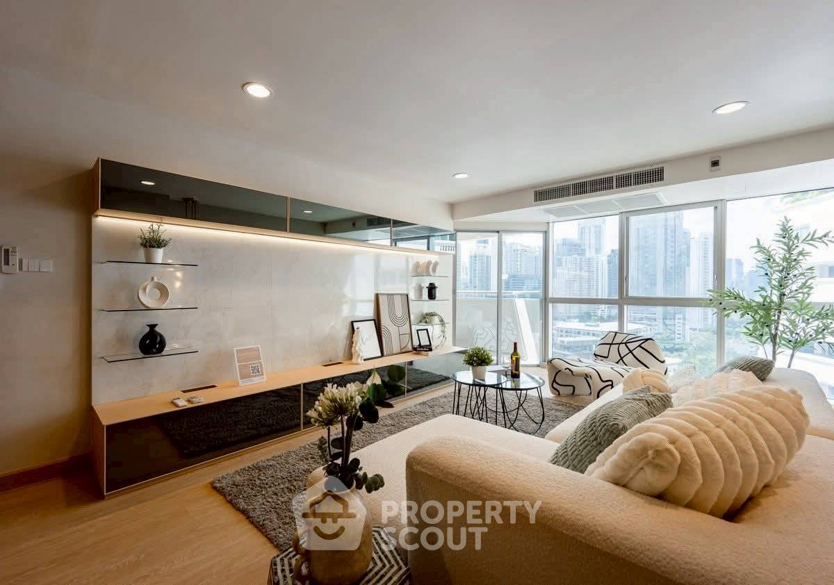 picture 2-BR Condo At The Waterford Diamond Tower, 14th Floor Near BTS Phrom Phong (ID 3072222) - 2/6