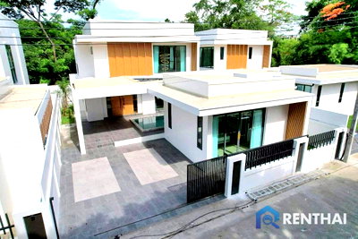 Houses for sale : brand-new pool villas just 1.5 km from Jomtien Beach.