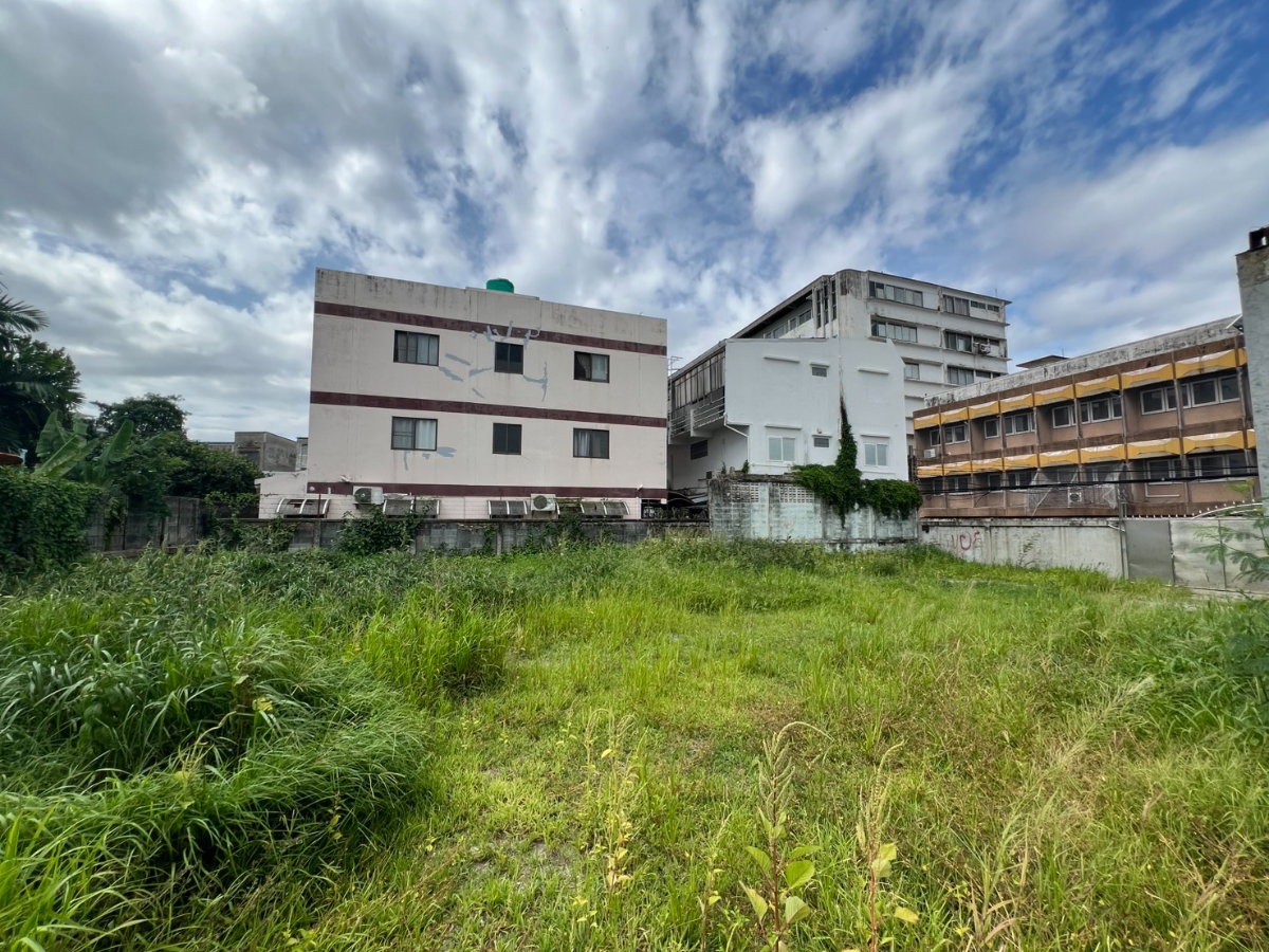 picture Land for sale, already filled and leveled, Soi Onnut 20, Sukhumvit 77. Beautiful plot, 159 sq.wa. - 2/20