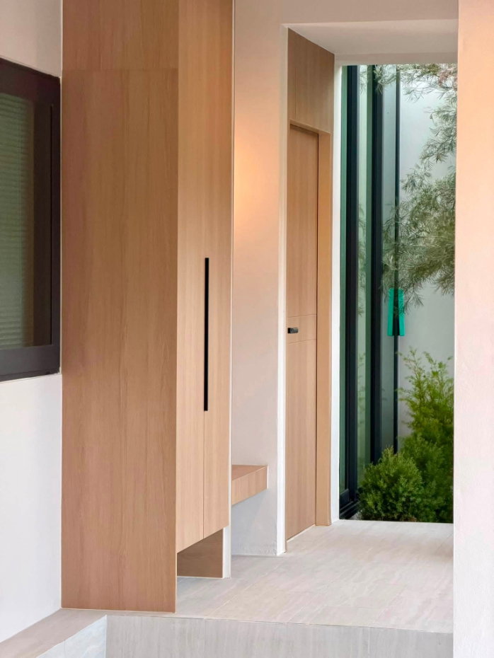 รูป ขายพูลวิลล่าวังตาล สุดหรู ดีไซน์ Modern Luxury เน้นความเรียบง่าย สง่างาม และความเป็นส่วนตัว พร้อมเฟอร์นิเจอร์บิวท์อินและเครื่องใช้ไฟฟ้าครบCP-1 - รูปที่ 2/14