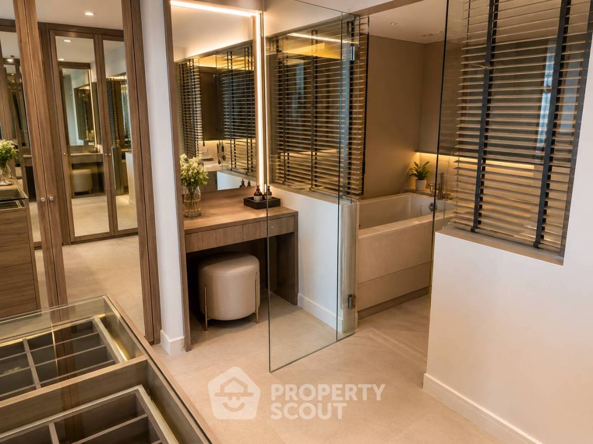 picture 3-BR Condo At Sathorn Park Place Near MRT Lumphini (ID 3076218) - 6/12