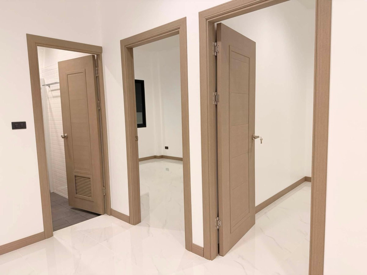รูป บ้านหลังใหญ่สไตล์ Modern Luxury พิกัด บ้านท่ามะโอ ขัวมุง สารภี เชียงใหม่ - รูปที่ 8/18