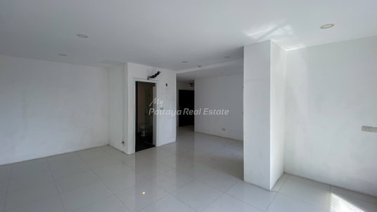 🛏️ 1 ห้องนอน - 🛁 1 ห้องน้ำ - 🏙️ Pool View - 🇹🇭 ชื่อไทย - 🏢 Jada Beach Residence Pattaya - รหัส: JDB01