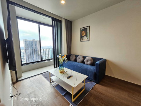 High floor river view 1Bedroom unit for rent in Ideo Q Sukhumvit 36. Thonglor - Rama 4 lifestyle. Ready for moving in.