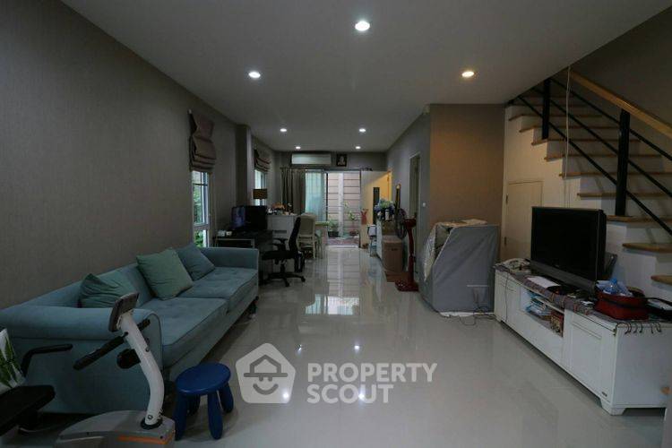 รูป ทาวน์เฮาส์ 3 ห้องนอน ขาย พร้อมเลี้ยงสัตว์ได้ โครงการ ลุมพินี ทาวน์ เพลส สุขุมวิท 62 ใกล้ BTS บางจาก (ID 3074302) - รูปที่ 1/6