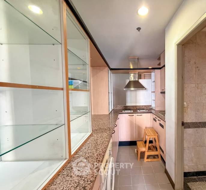 picture 2-BR Condo At Asoke Place, 18th-Floor Near MRT Sukhumvit (300m) (ID 3047574) - 5/6
