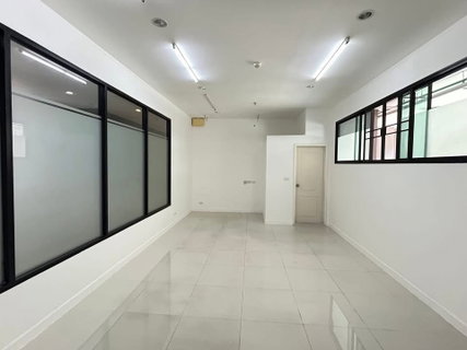 รูปภาพ For rent: Thana Astoria Pinklao, near MRT Bang Yi Khan. Suitable for office, showroom, warehouse, or other business use. Ready to operate.