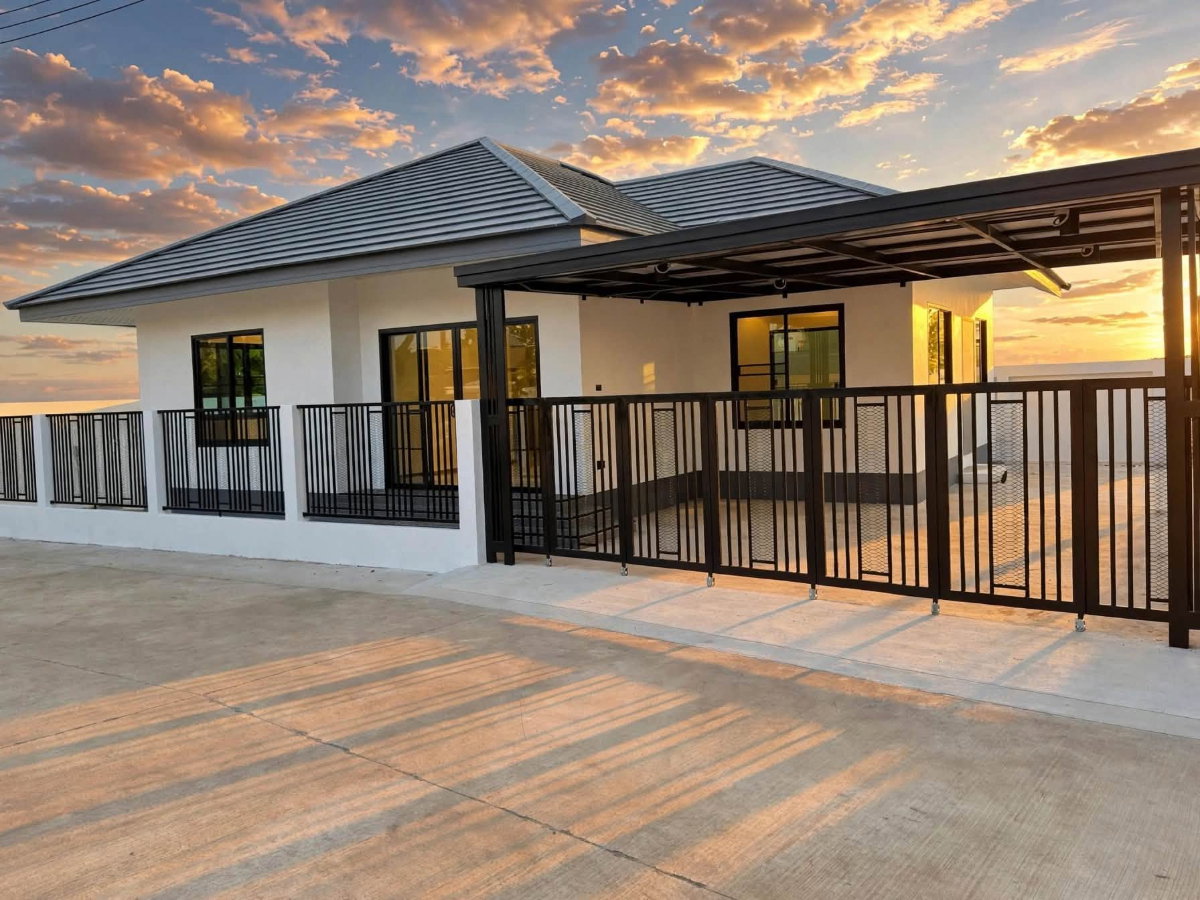 รูป บ้านหลังใหญ่สไตล์ Modern Luxury พิกัด บ้านท่ามะโอ ขัวมุง สารภี เชียงใหม่ - รูปที่ 1/18