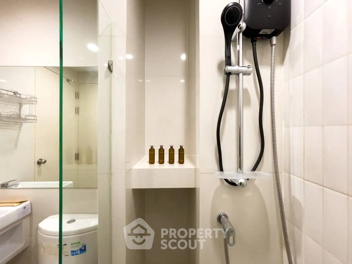 picture 2-BR Condo At Life Asoke, 60 Sqm, 300m To ARL Makkasan (ID 3078432) - 21/24