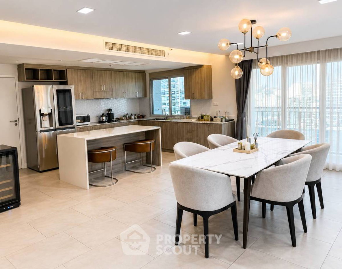 picture 3-BR Condo At Sathorn Park Place Near MRT Lumphini (ID 3076218) - 3/12
