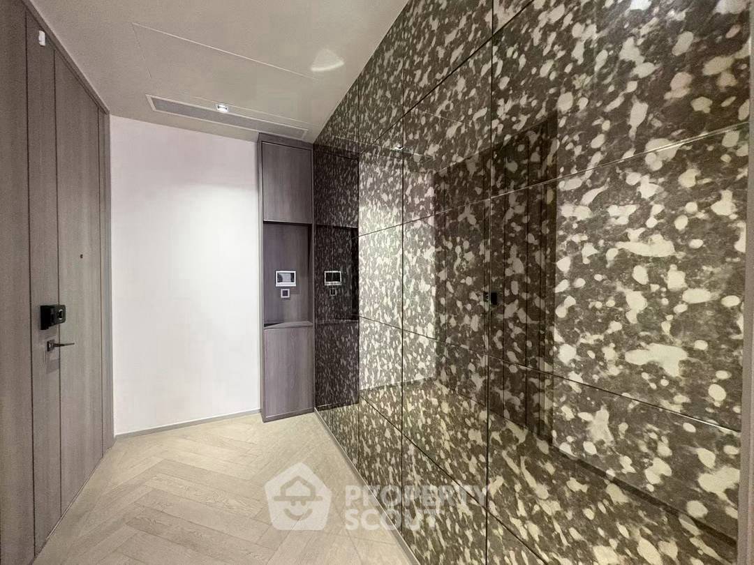 picture 2-BR Condo At The Reserve Sathorn, High-Floor 22 Near BTS Sala Daeng (ID 3078358) - 13/13