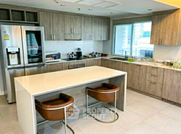 picture 3-BR Condo At Sathorn Park Place Near MRT Lumphini (ID 3076218) - 9/12