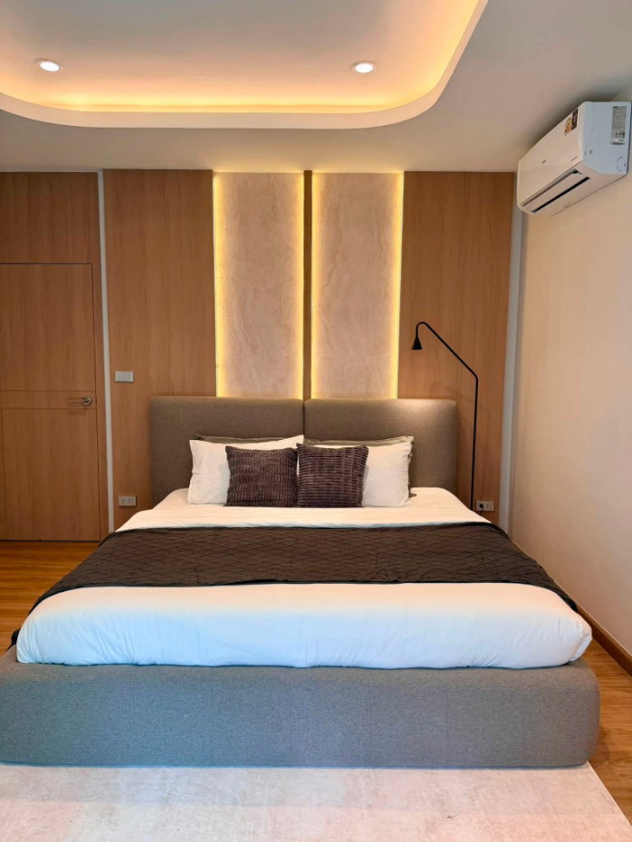 รูป ขายพูลวิลล่าวังตาล สุดหรู ดีไซน์ Modern Luxury เน้นความเรียบง่าย สง่างาม และความเป็นส่วนตัว พร้อมเฟอร์นิเจอร์บิวท์อินและเครื่องใช้ไฟฟ้าครบCP-1 - รูปที่ 8/14