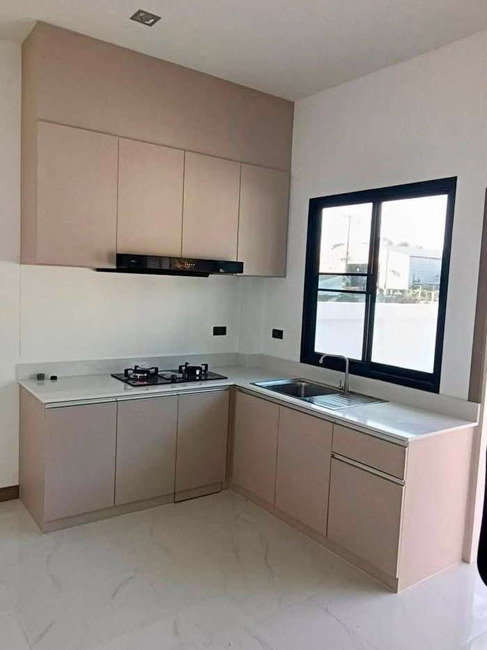 รูป บ้านหลังใหญ่สไตล์ Modern Luxury พิกัด บ้านท่ามะโอ ขัวมุง สารภี เชียงใหม่ - รูปที่ 17/18