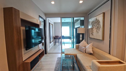 Rhythm Sathorn for Rent, BTS Taksin 45 sqm New Renovation/ River View