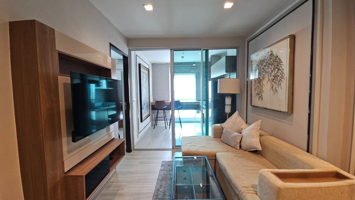 picture Rhythm Sathorn for Rent, BTS Taksin  45 sqm New Renovation/ River View - 1/10