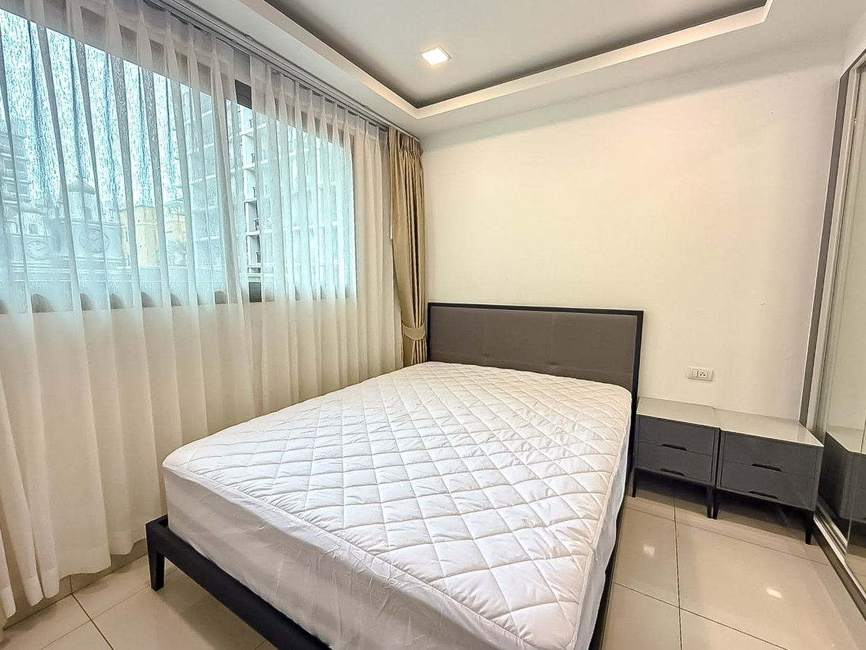 picture Arcadia Beach Continental Condo for Sale 1Bedroom Pool View - 5/9