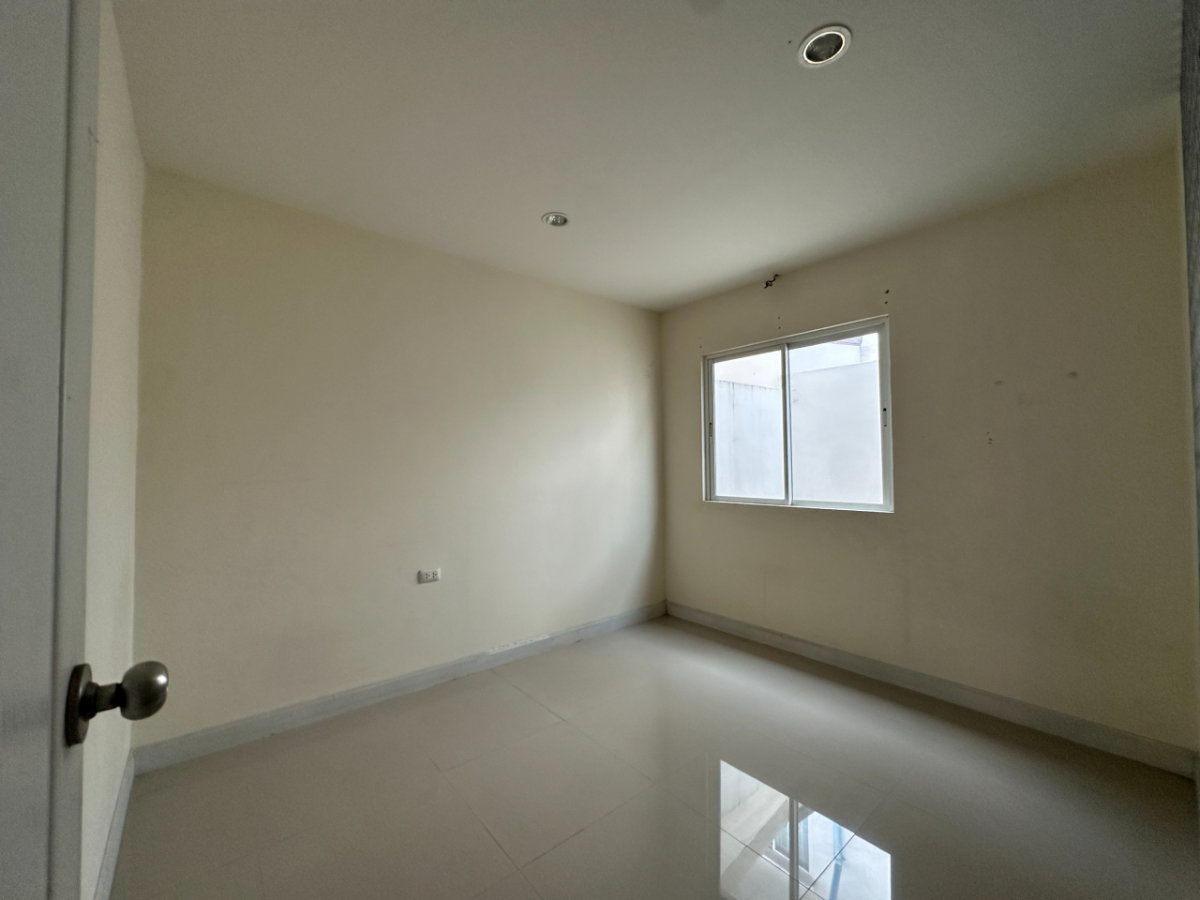 picture I Leaf Town Rangsit Klong 3 Pathum - 4/11