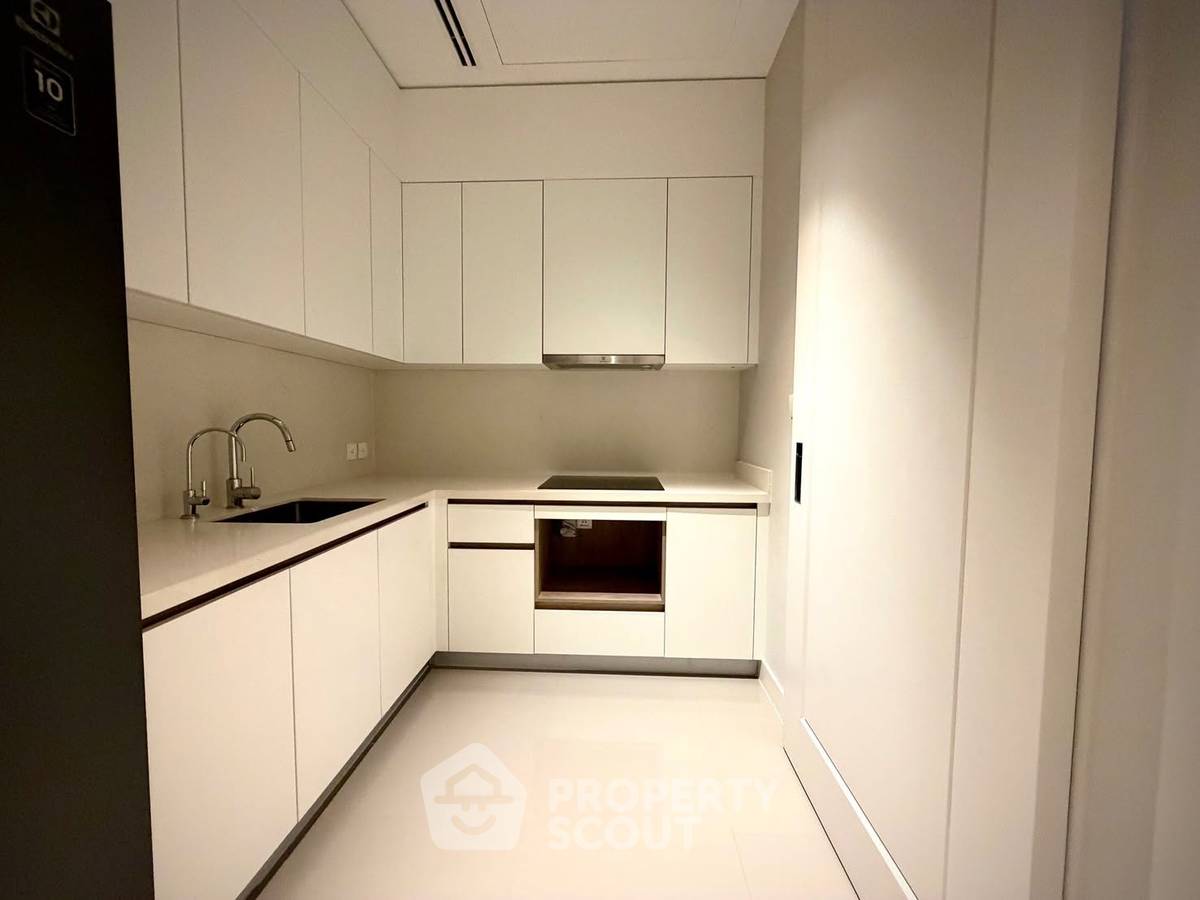 picture High-Floor 3-BR 218 Sqm One 89 Wireless Condo Near MRT Lumphini (ID 3078817) - 11/13
