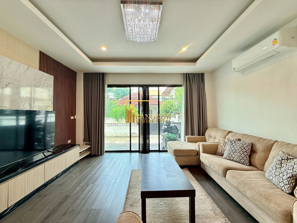 รูป Modern 4 Bedroom House in Ekkamai Area of Mid Sukhumvit - BR28061SH - รูปที่ 3/43