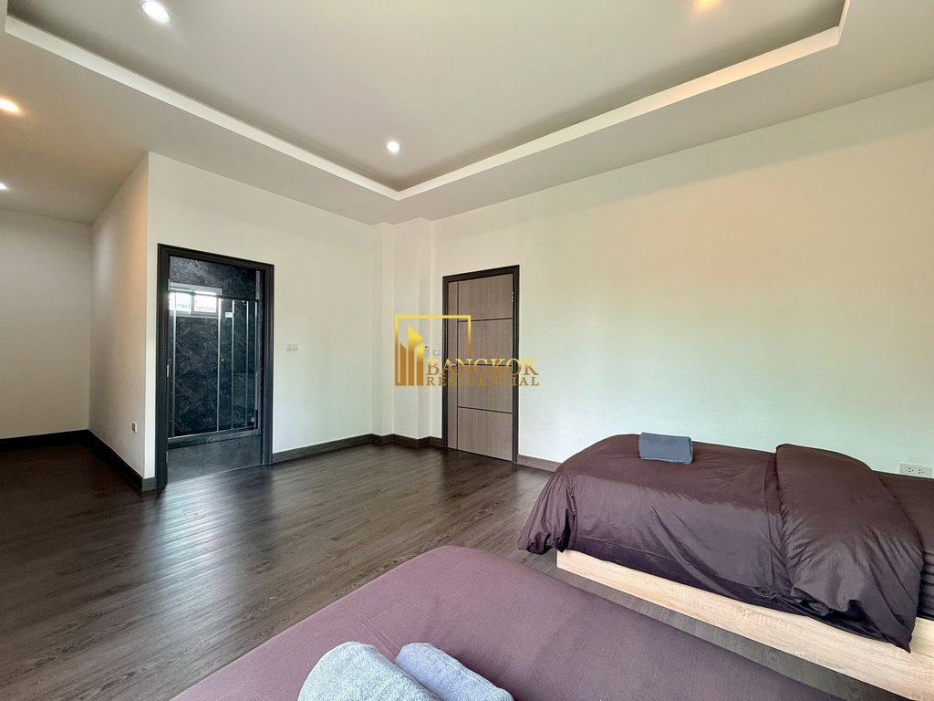 รูป Modern 4 Bedroom House in Ekkamai Area of Mid Sukhumvit - BR28061SH - รูปที่ 22/43