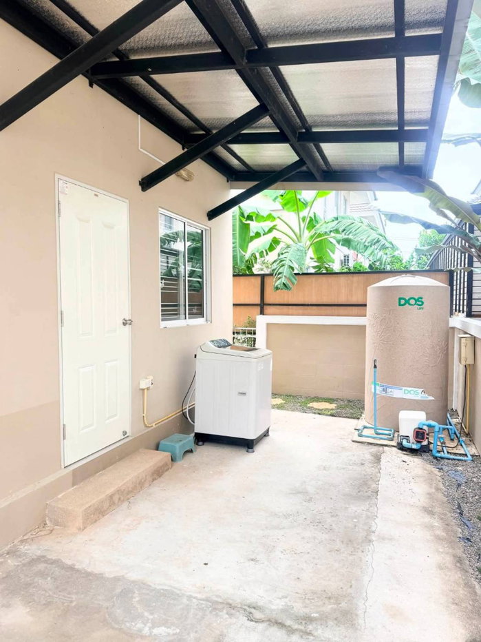 รูป ขายบ้านเดี่ยว 2 ชั้น หมู่บ้านกาญจน์กนกวิลล์ 13 สันกำแพง เชียงใหม่ เฟอร์นิเจอร์และเครื่องใช้ไฟฟ้าครบ (H530) T.0946511456 - รูปที่ 15/16