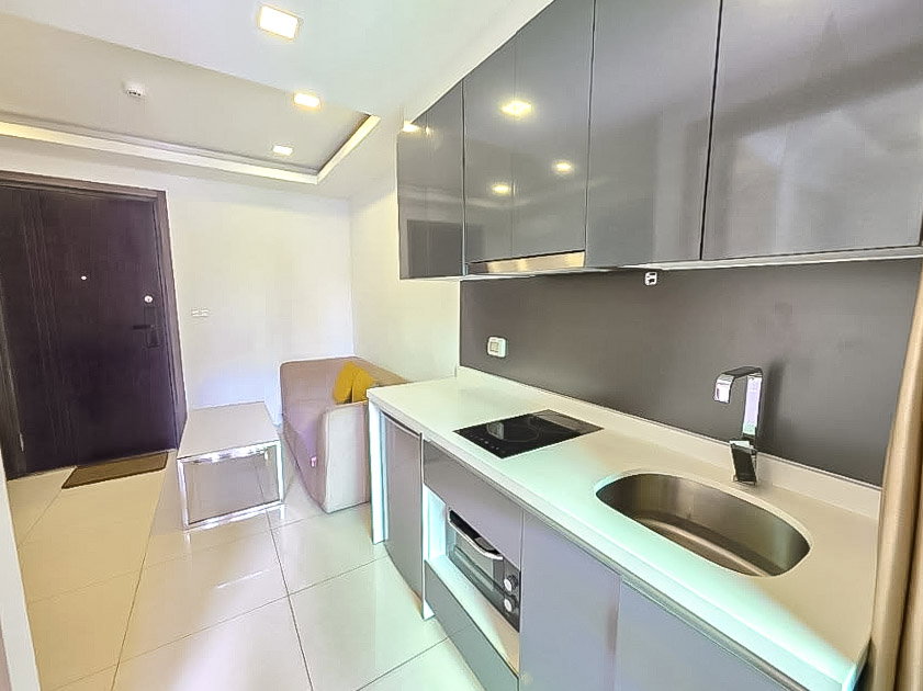 picture Arcadia Beach Continental Condo for Sale 1Bedroom Pool View - 3/9