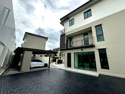 Houses for sale : 🏡✨ Luxury 3-Storey Corner House for Sale AQ Arbor Suan Luang Rama 9 – Pattanakarn