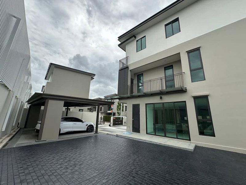 ขายบ้านเดี่ยว : 🏡✨ บ้านเดี่ยวหรู 3 ชั้น หลังริม พื้นที่ใหญ่ที่สุดในโครงการ AQ Arbor สวนหลวง ร.9 – พัฒนาการ