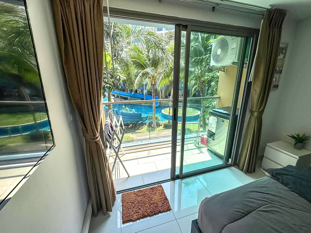 picture Laguna Beach Resort 2 Pattaya Condo for Rent Studio Pool View - 1/7