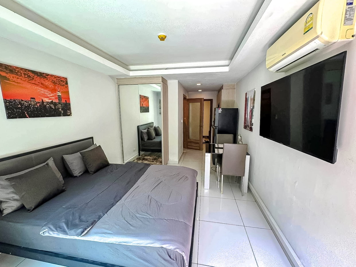 picture Laguna Beach Resort 2 Pattaya Condo for Rent Studio Pool View - 4/7
